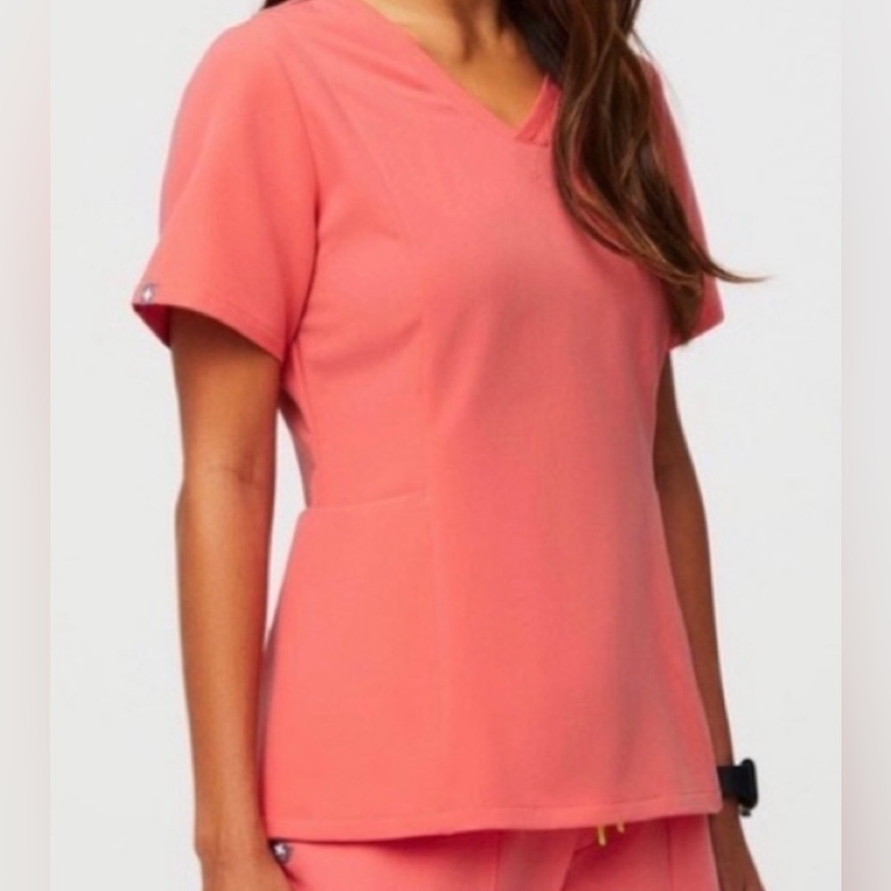 🔸💗 FIGS Casma 3-Pocket Scrub Top.Limited edition color-Hot Coral. Size XXS - Picture 2 of 11